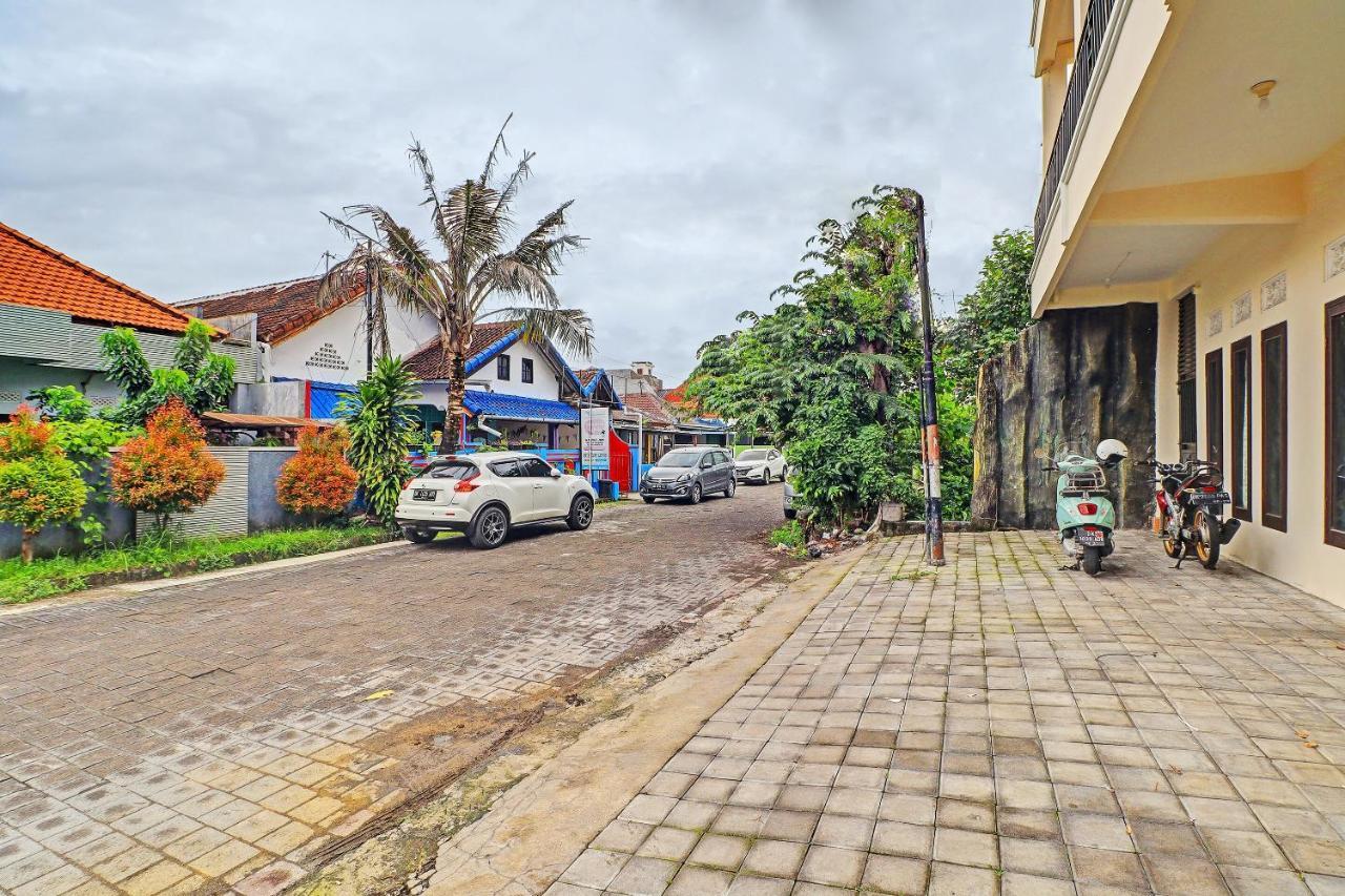 Oyo 91864 Holistic Stay Jimbaran Экстерьер фото